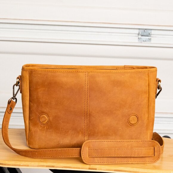 Portland Leather Goods Modern Messenger Bag in Dakota - Picture 2 of 8